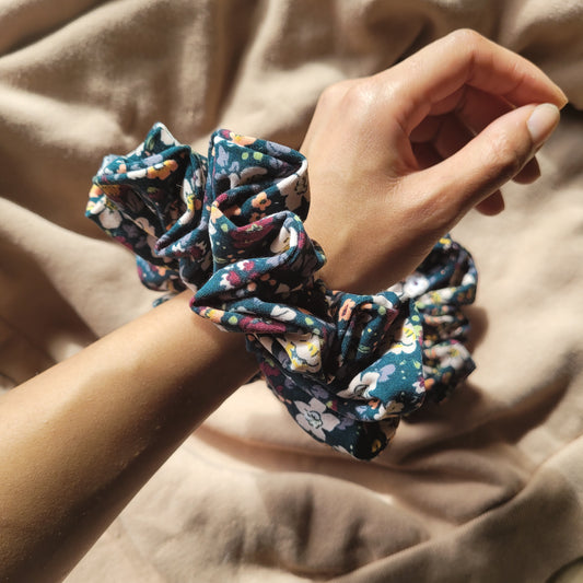 XL Jersey May Scrunchie
