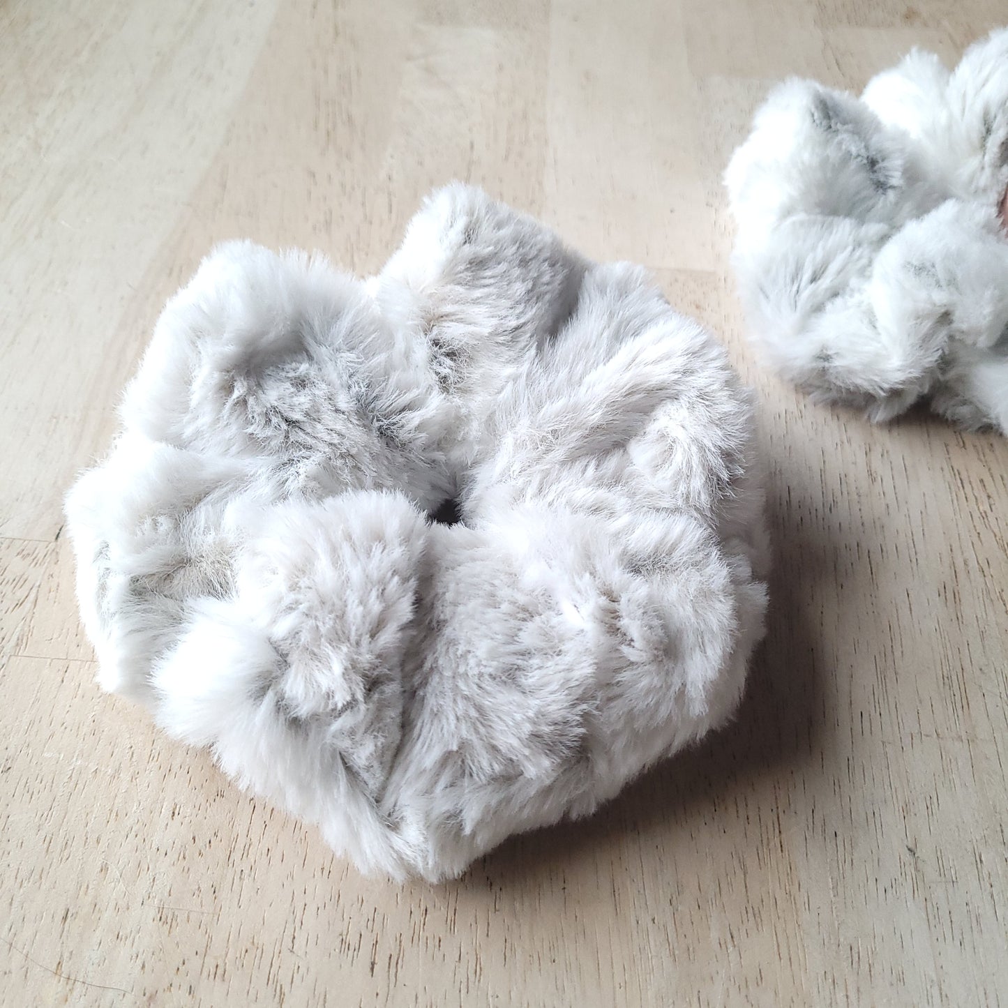 Faux Fur Scrunchie Snow Leopard XL