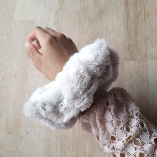 Faux Fur Scrunchie Snow Leopard XL
